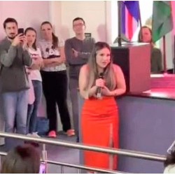 Amanda Meirelles, campeã do BBB 23, realiza encontro com fãs na Casa da Cultura em Campo Largo